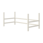 FLEXA-sengeben, HVID massivt fyrretræ, fra FLEXA HIGH-kollektionen, set i vinkel på hvid baggrund, glat, børnesikker overflade.