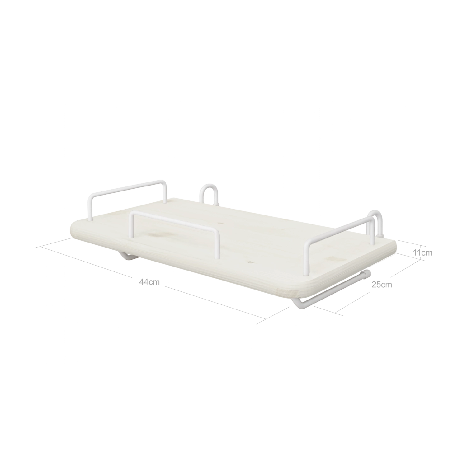 Nachttisch „FLEXA“ aus der FLEXA-Kollektion aus weißem MDF mit Metallgriffen, hier neben einem Kinderbett abgebildet.