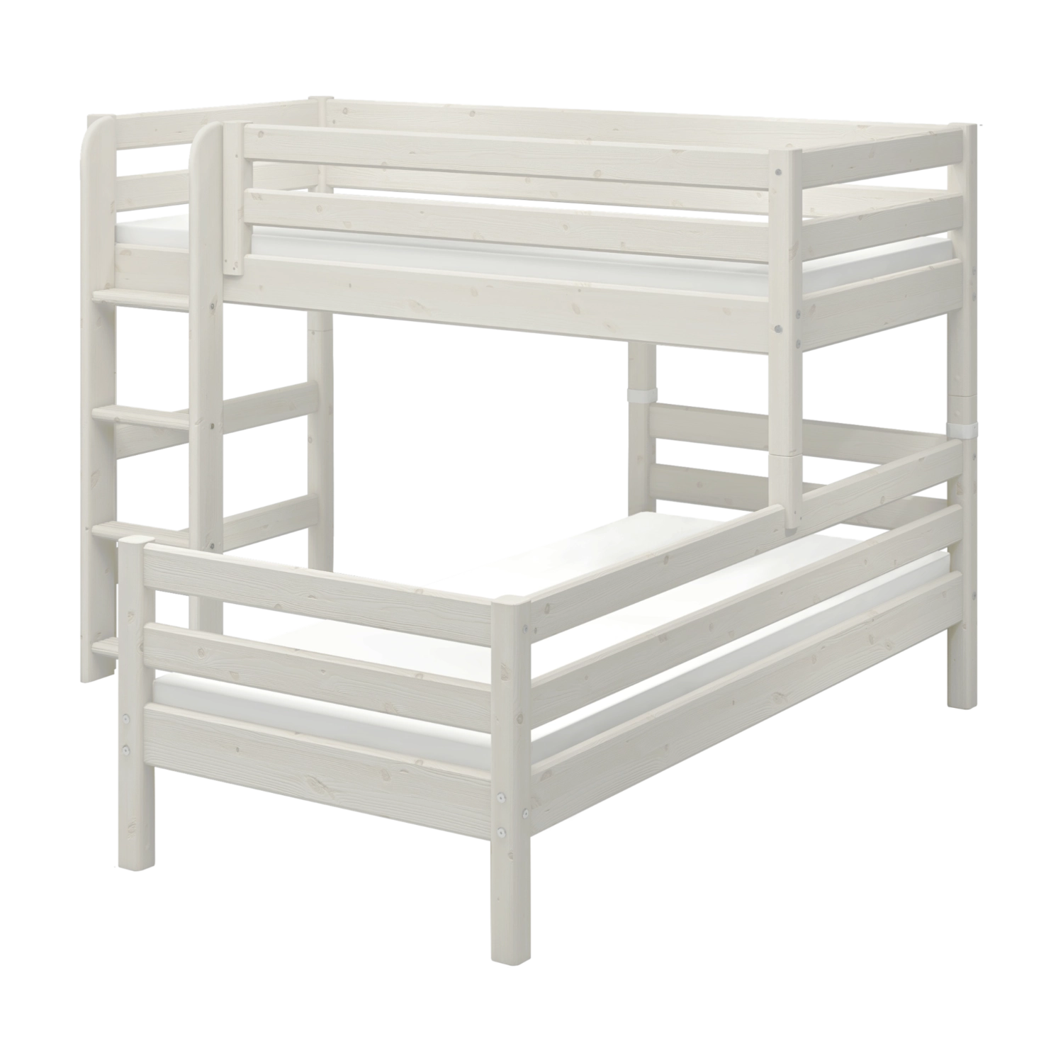 FLEXA CLASSIC køjeseng i hvid fyr med stige til venstre og sikkerhedsgelænder, børnesikkert design til børneværelset.