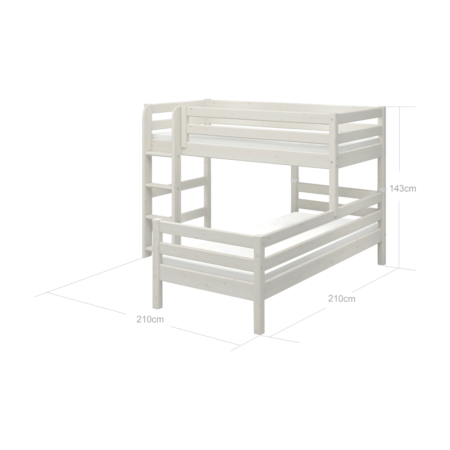 FLEXA CLASSIC køjeseng i hvid fyr med stige og sikkerhedsgelændere, vist i et børneværelse, hvor det børnesikre design tydeligt fremgår.