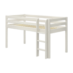 FLEXA hvid stige og ben til højseng, med skridsikre trin; børnesikkert design, vist på ensfarvet baggrund.