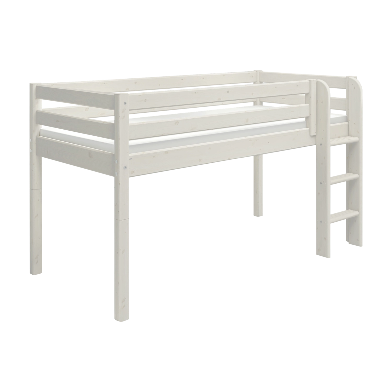 FLEXA-højseng fra WHITE-kollektionen, hvid finish, stige i højre side, sikkerhedsgelænder, børnesikkert design på en ensfarvet baggrund.
