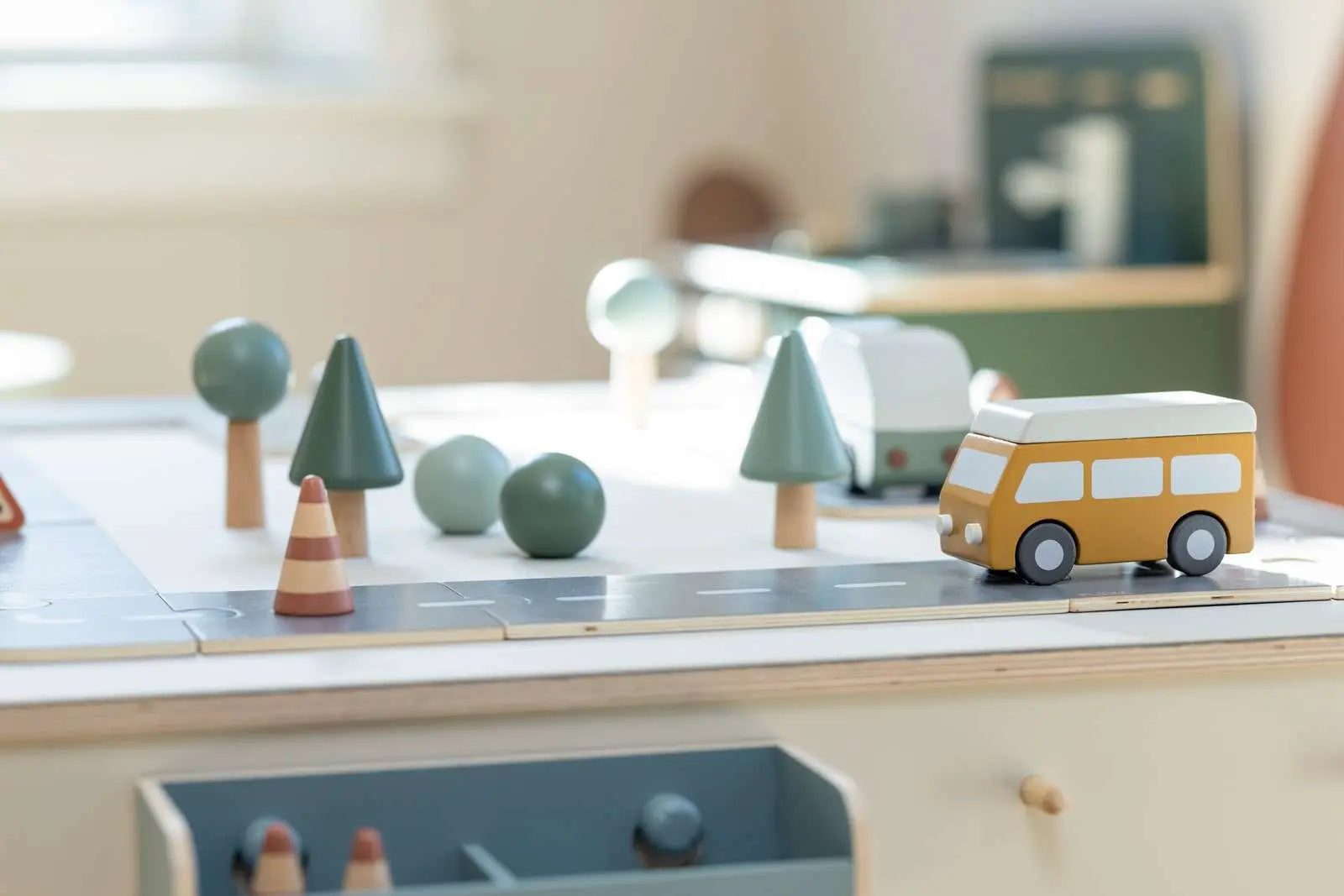 Accessories for Car Tracks, 13 pcs, Handpainted PLAY ACTIVE flexa-com.myshopify.com