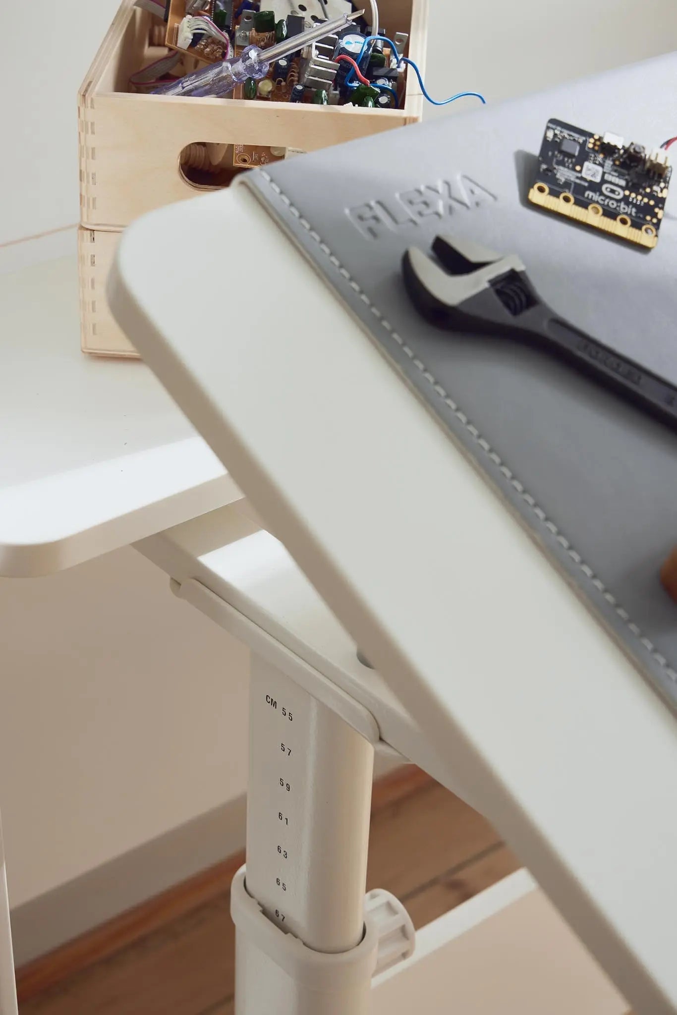 Evo Study Desk – tilting desktop DESK _badge_bestseller flexa-com.myshopify.com