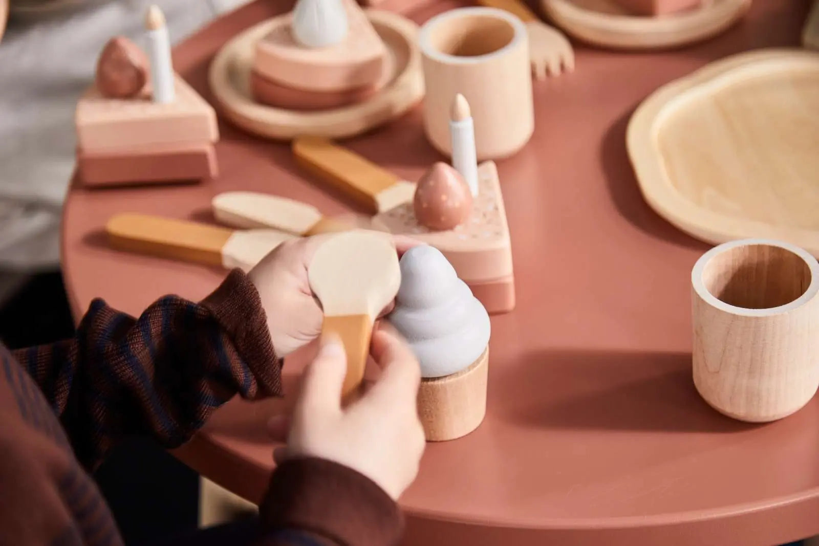 Tableware, 10 pcs, Handpainted, Yellow PLAY ACTIVE flexa-com.myshopify.com