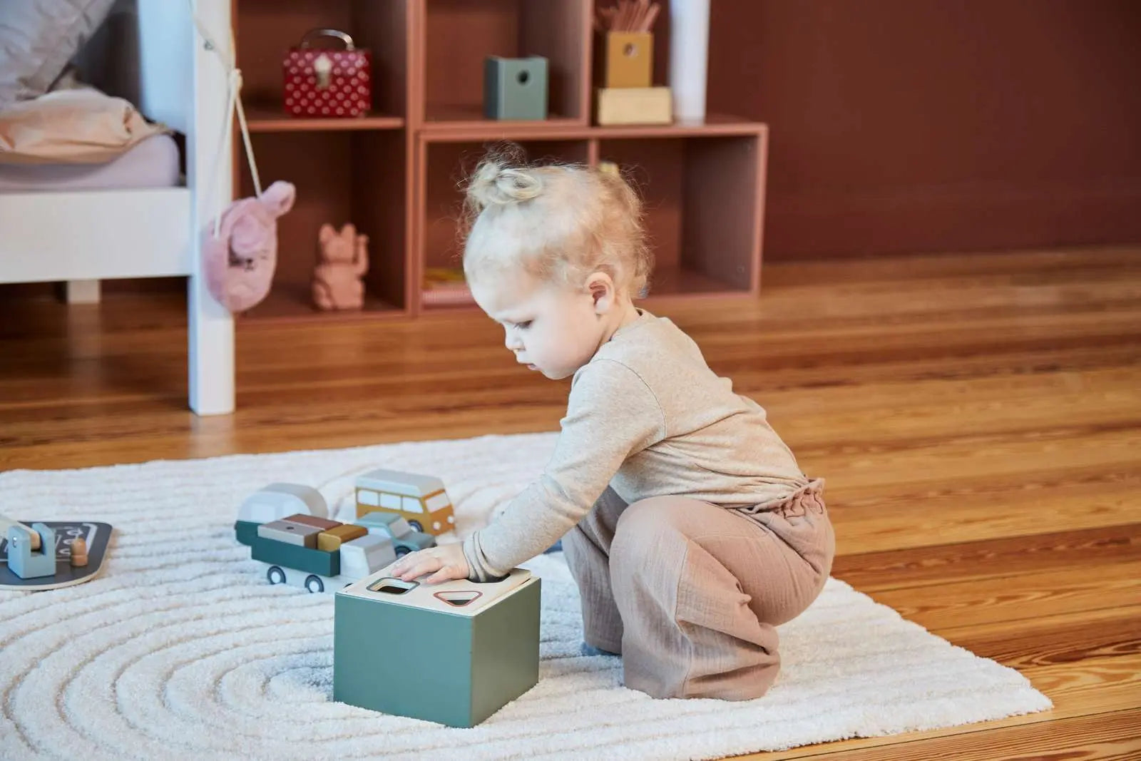 Wooden Shape Sorting box, 10 pcs, Handpainted, Green PLAY ACTIVE flexa-com.myshopify.com